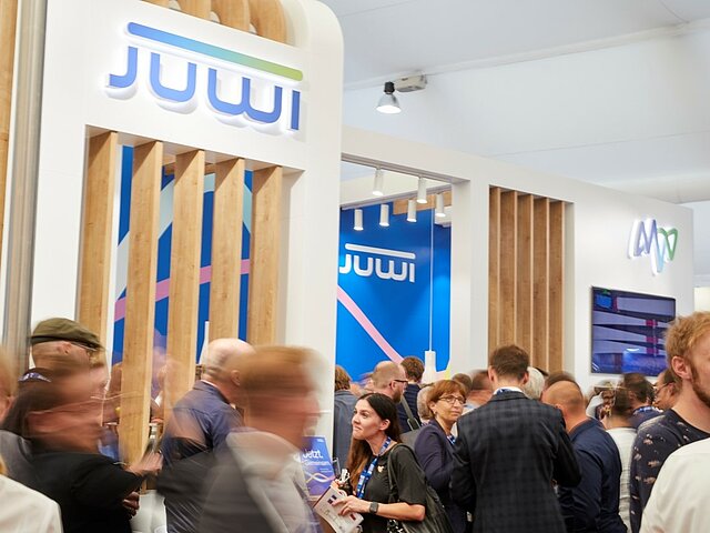 Der JUWI-Messestand auf der Husum Wind im Jahr 2023.